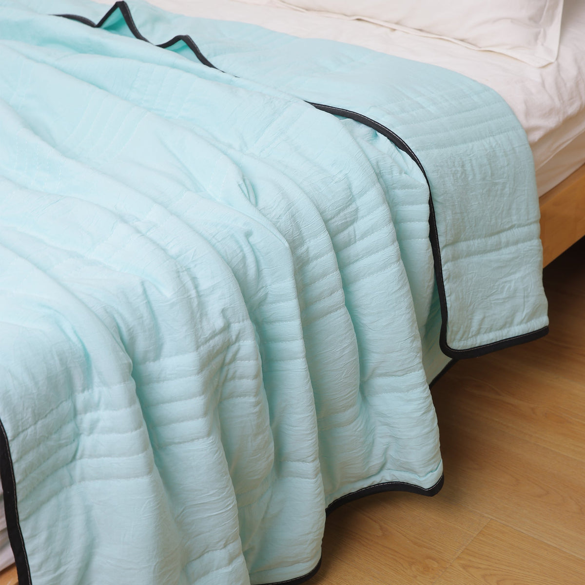 Hot Sleeper Ice Cooling Blanket